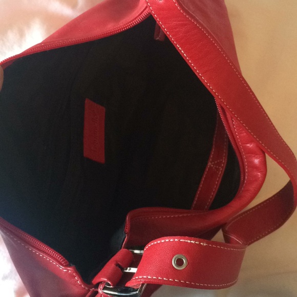 Red purse - Picture 3 of 3